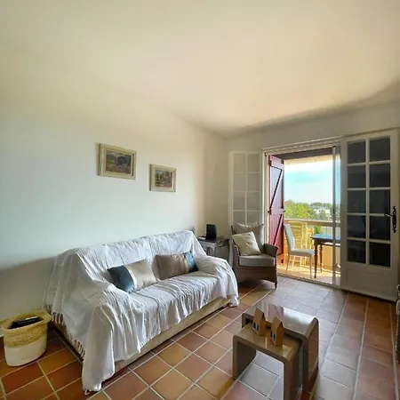 Apartment Superb With Balcony Near The Saint-Raphaël