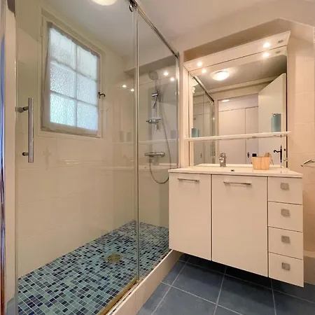 Apartment Superb With Balcony Near The Saint-Raphaël